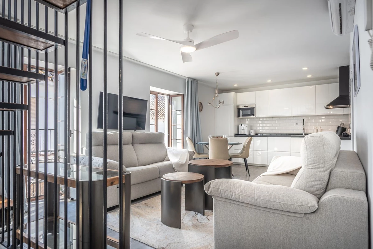 7-aa4cc561180b369757c0bb4af9886cd3