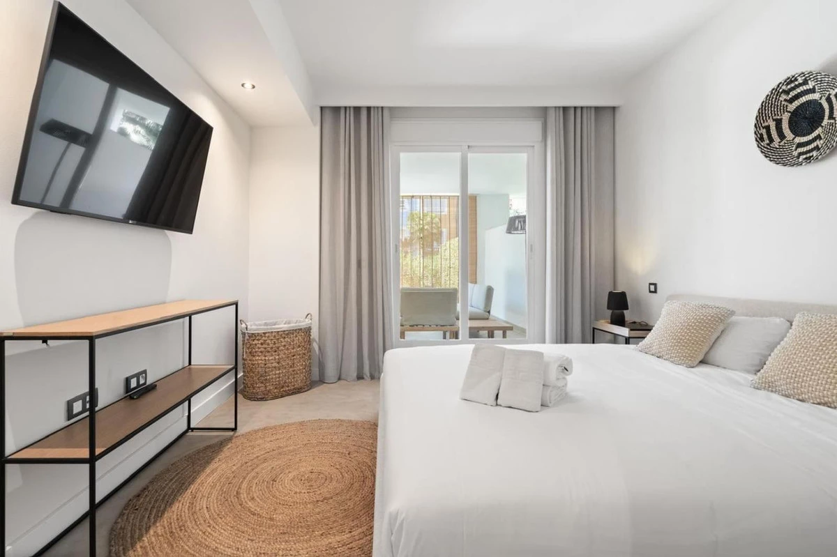 8-e64a9055bba3e77ac8aca3b893cdf826