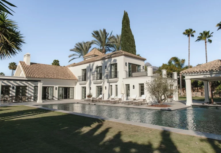 R5035030 | Detached Villa in Nueva Andalucía – € 12,500,000 – 6 beds, 9 baths