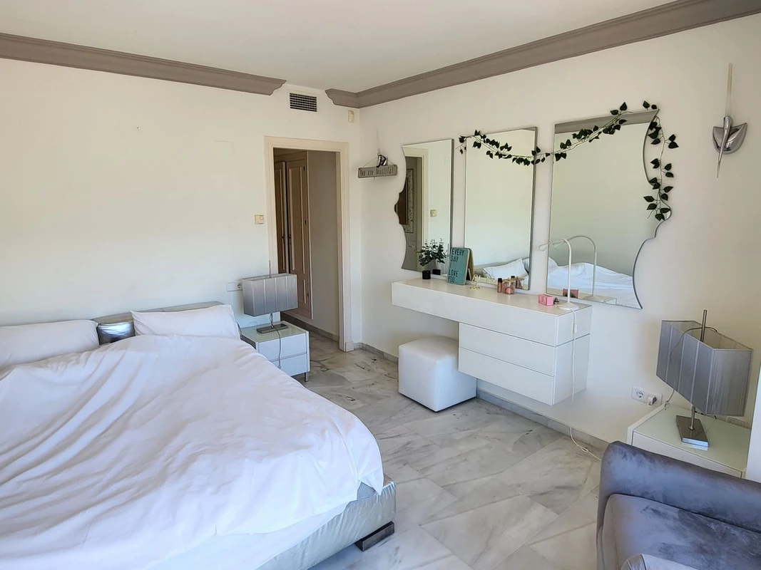 2-5bd7b9d04b45e33852eaf0ec6670150d