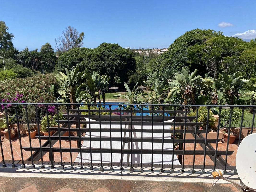 8-e64a9055bba3e77ac8aca3b893cdf826