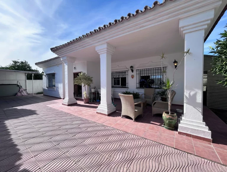 R5169106 | Detached Villa in San Pedro de Alcántara – € 995,000 – 3 beds, 2 baths