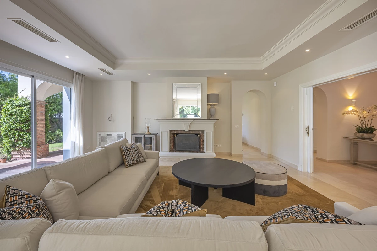 2-5bd7b9d04b45e33852eaf0ec6670150d