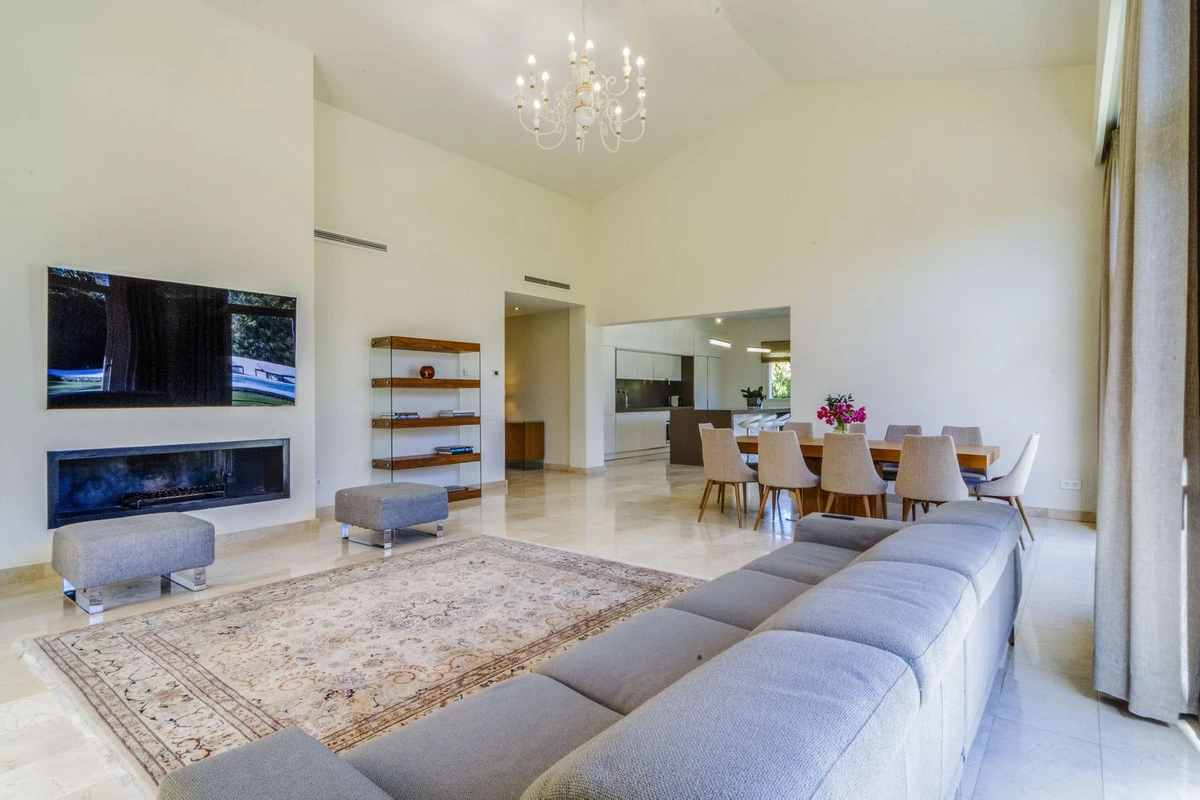 7-aa4cc561180b369757c0bb4af9886cd3