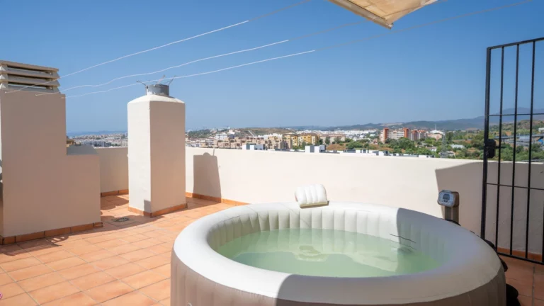 R5209459 | Penthouse Duplex in Estepona – € 425,000 – 3 beds, 2 baths