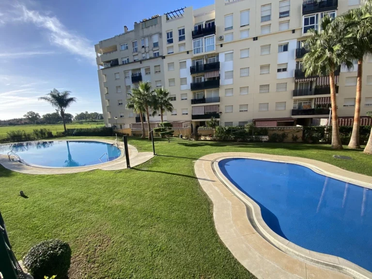 R4898821 | Middle Floor Apartment in Nueva Andalucía – € 280,000 – 4 beds, 2 baths
