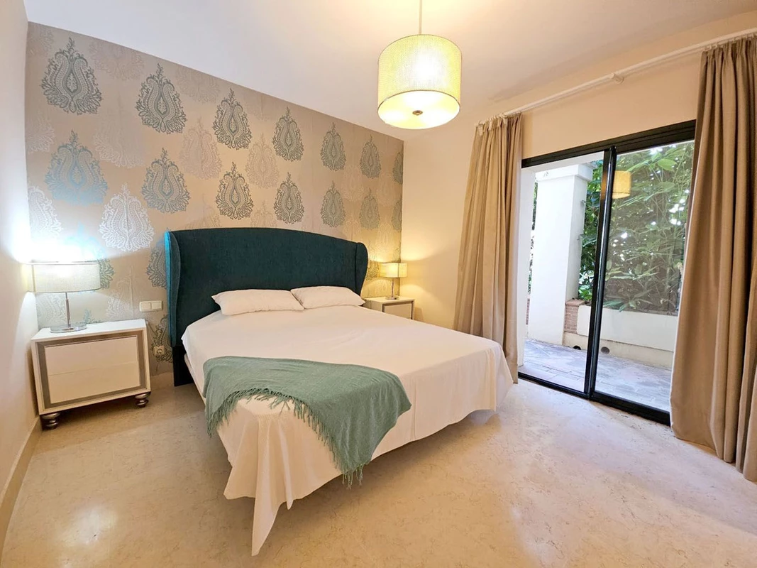 8-e64a9055bba3e77ac8aca3b893cdf826