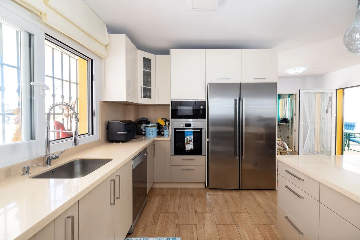 8-e64a9055bba3e77ac8aca3b893cdf826