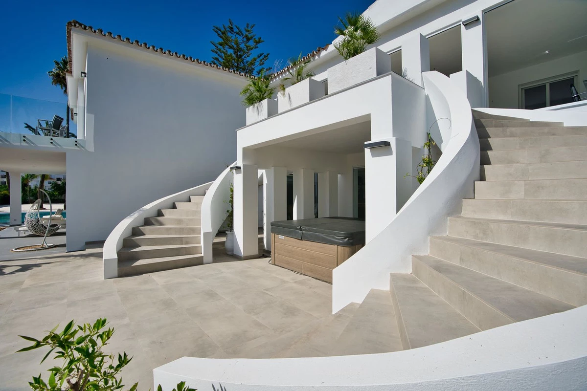 2-5bd7b9d04b45e33852eaf0ec6670150d