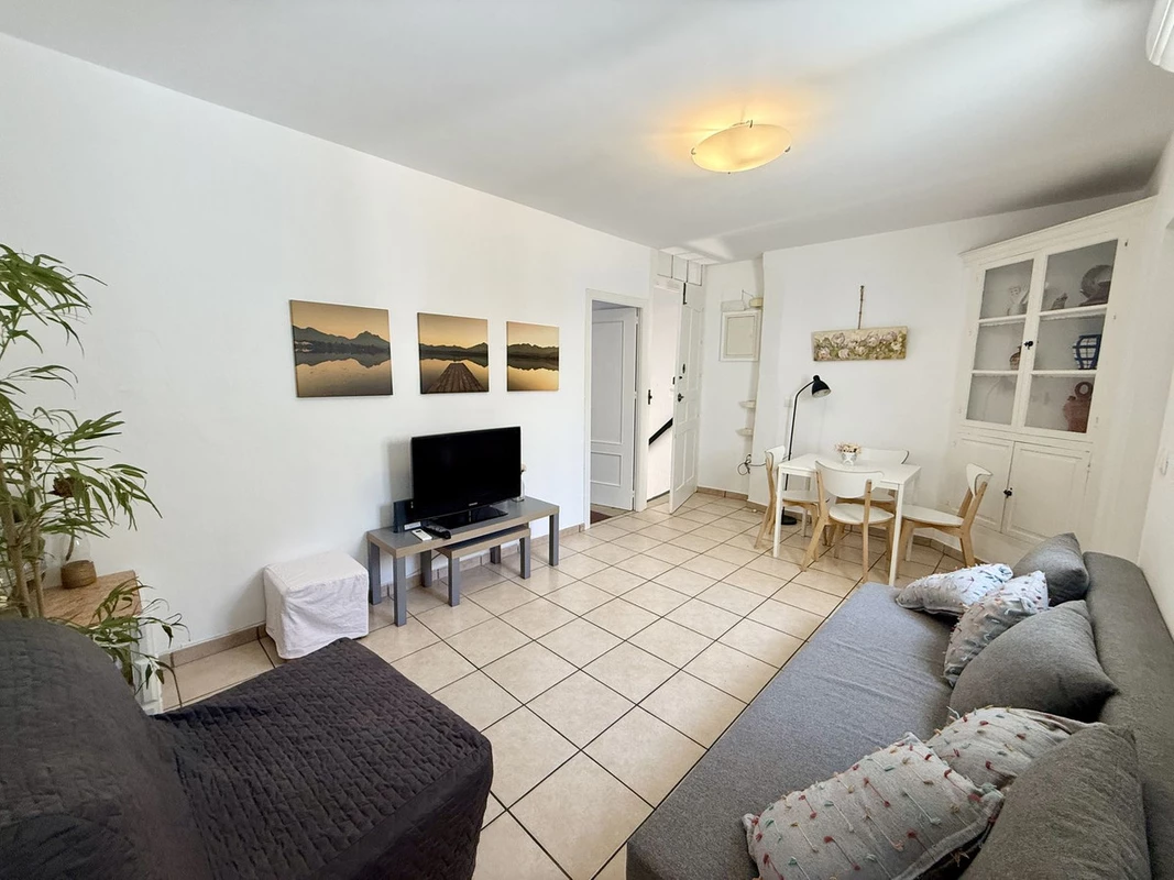 7-aa4cc561180b369757c0bb4af9886cd3