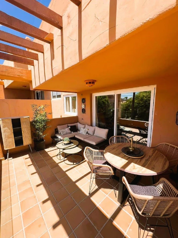 R5070859 | Middle Floor Apartment in Elviria – € 397,500 – 2 beds, 2 baths