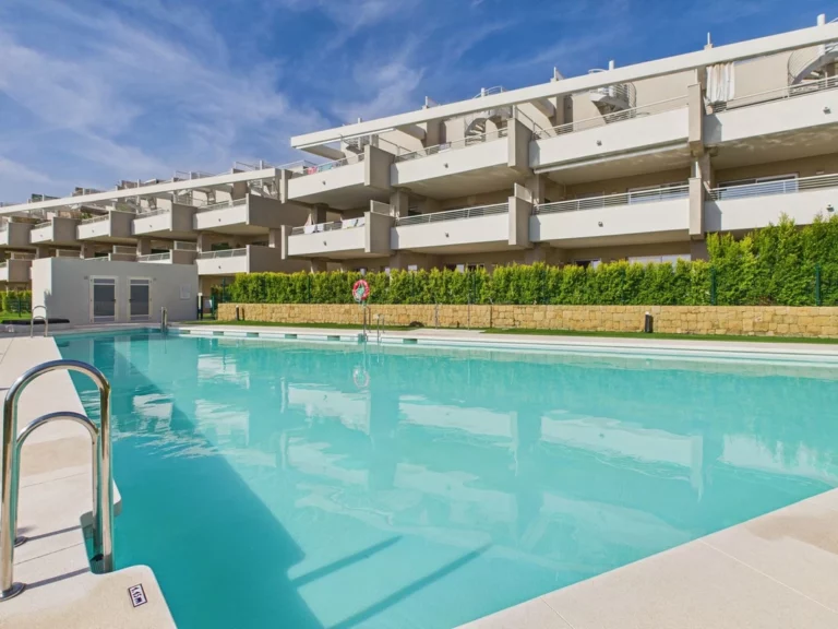 R5195314 | Ground Floor Apartment in Estepona – € 365,000 – 2 beds, 2 baths