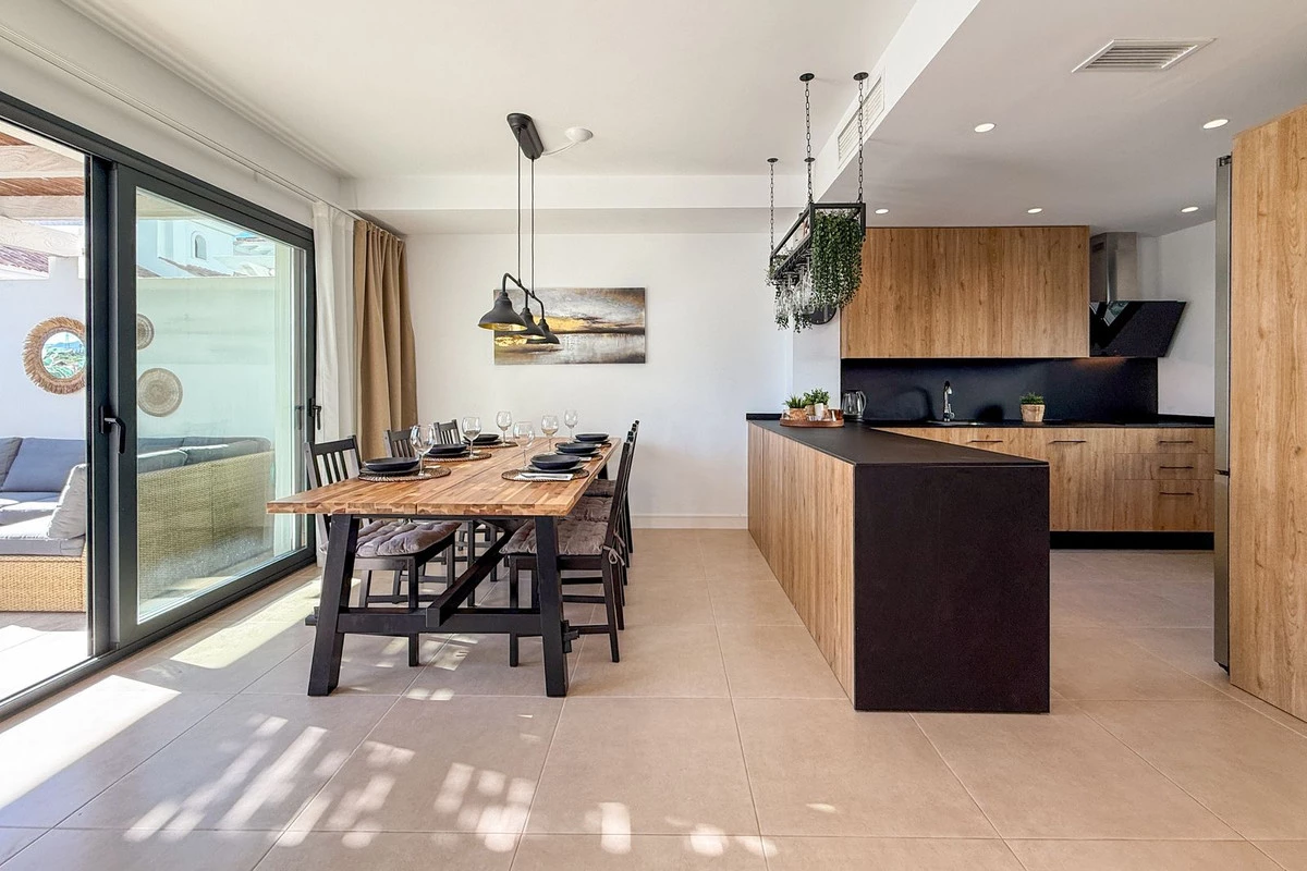 2-5bd7b9d04b45e33852eaf0ec6670150d