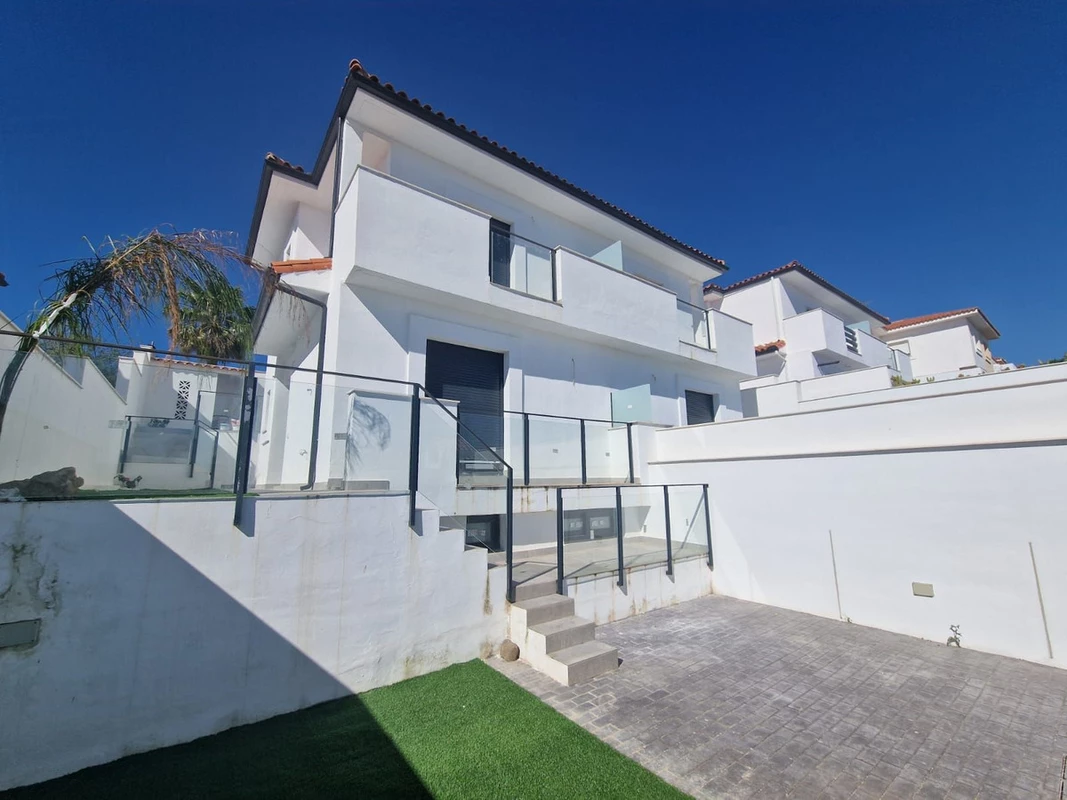 4-c23c0f86247804fa50226aecd8b0b2c8