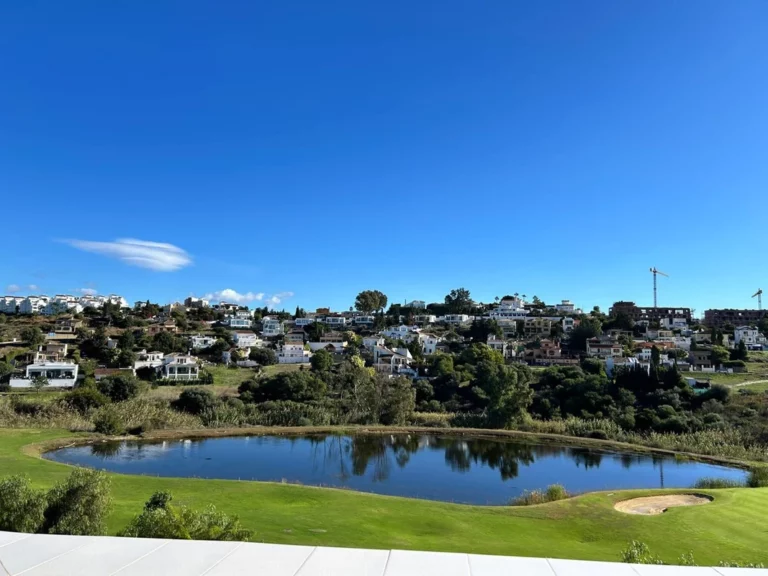 R5210809 | Penthouse Duplex in Selwo – € 395,000 – 2 beds, 2 baths