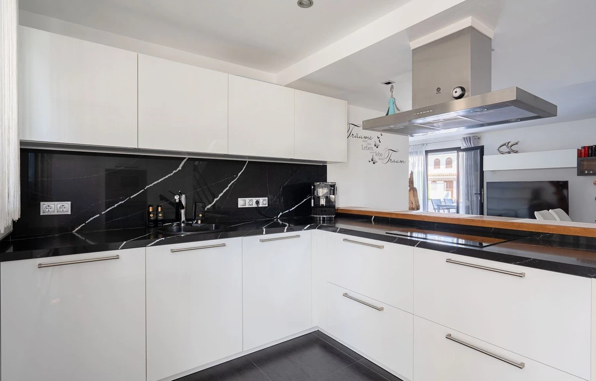 9-467d0cee5b725f3ef65f102a0c2e69c0