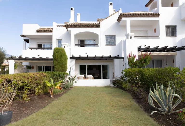 R5182261 | Townhouse in Nueva Andalucía – € 1,499,000 – 3 beds, 4 baths