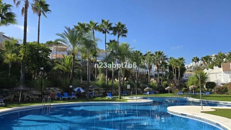 R5179111 | Ground Floor Apartment in Nueva Andalucía – € 360,000 – 2 beds, 2 baths