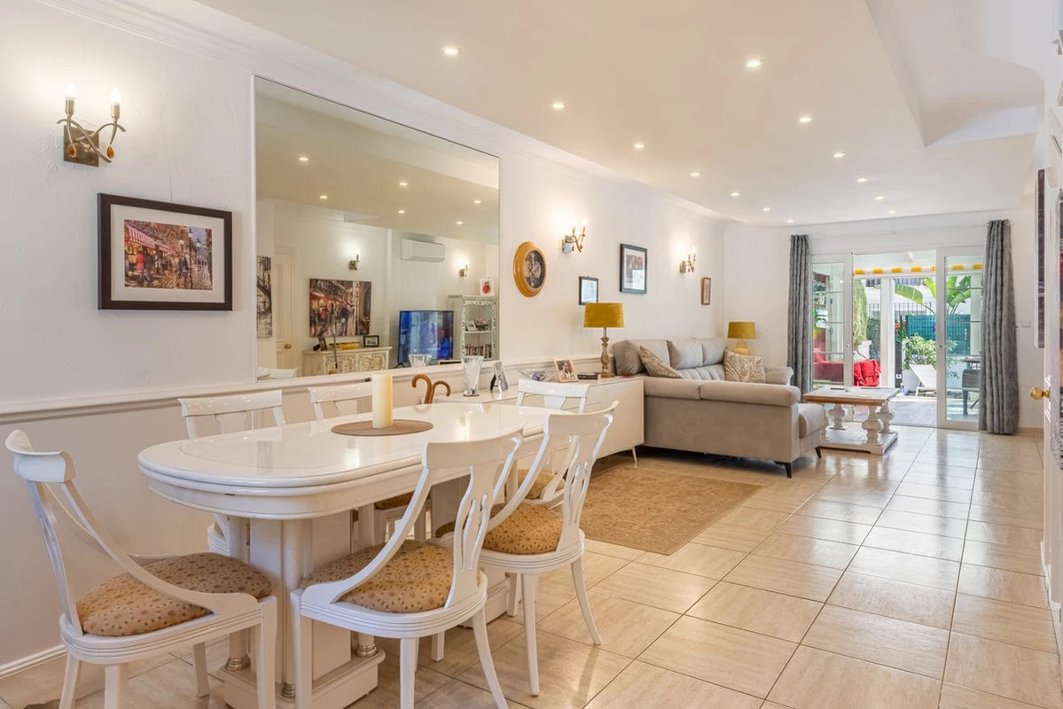 2-5bd7b9d04b45e33852eaf0ec6670150d