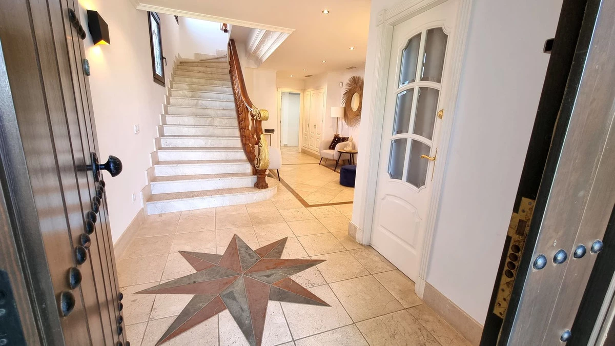 2-5bd7b9d04b45e33852eaf0ec6670150d