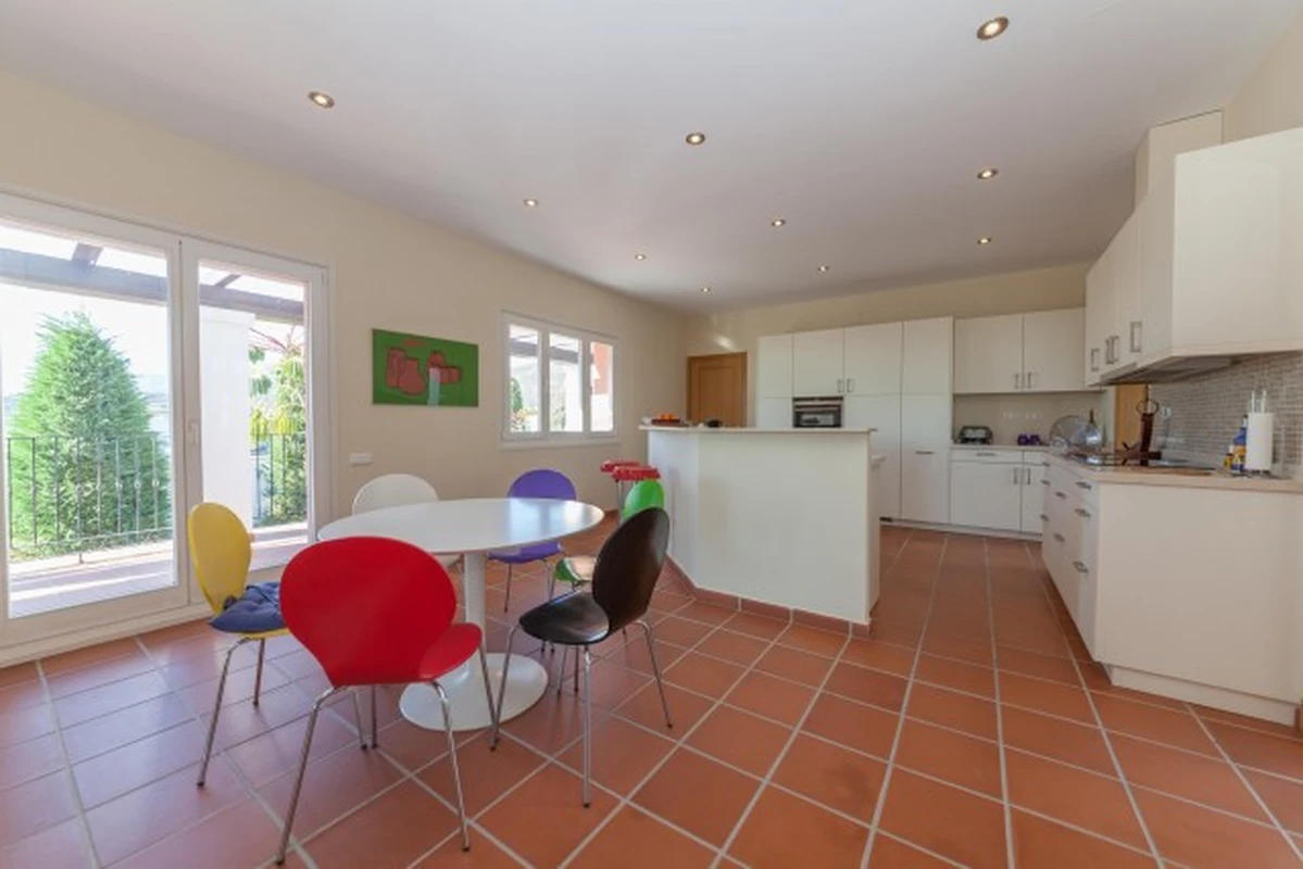 8-e64a9055bba3e77ac8aca3b893cdf826