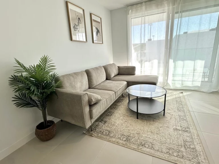 R5045368 | Middle Floor Apartment in Estepona – € 359,000 – 2 beds, 2 baths