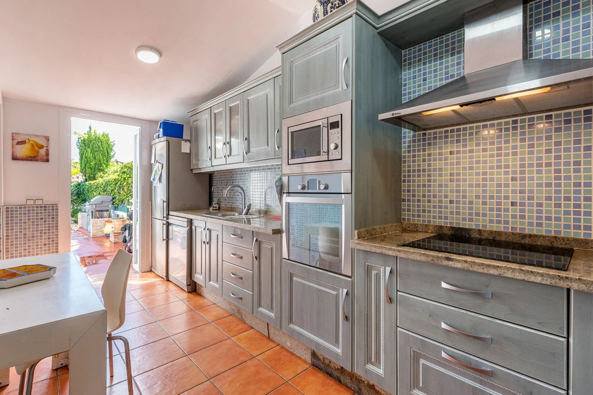 8-e64a9055bba3e77ac8aca3b893cdf826