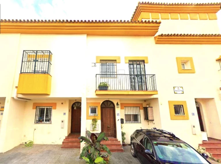 R5199937 | Townhouse in Estepona – € 725,000 – 3 beds, 3 baths