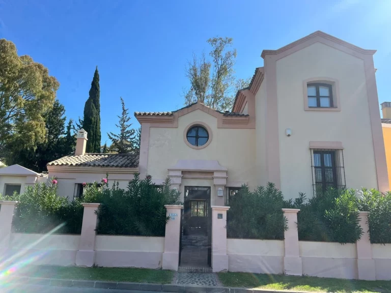 R5186386 | Detached Villa in Guadalmina Alta – € 1,425,000 – 5 beds, 5 baths