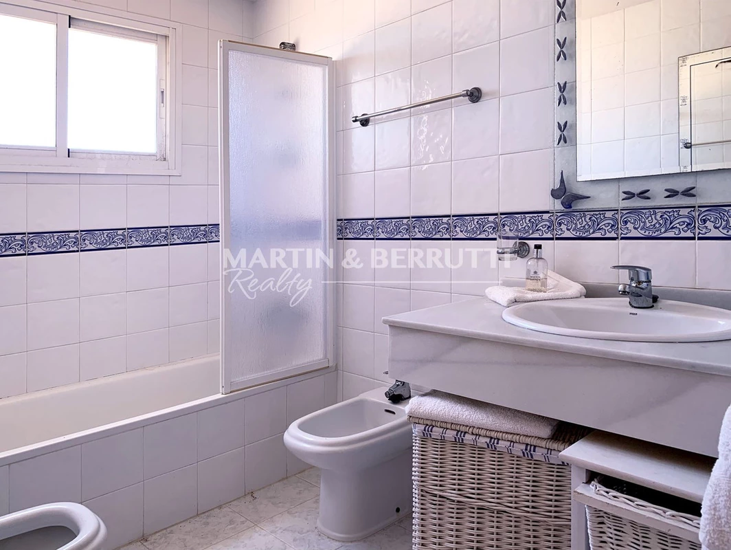 8-e64a9055bba3e77ac8aca3b893cdf826