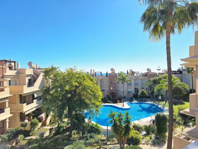 R5020708 | Middle Floor Apartment in Bel Air – € 405,000 – 2 beds, 2 baths