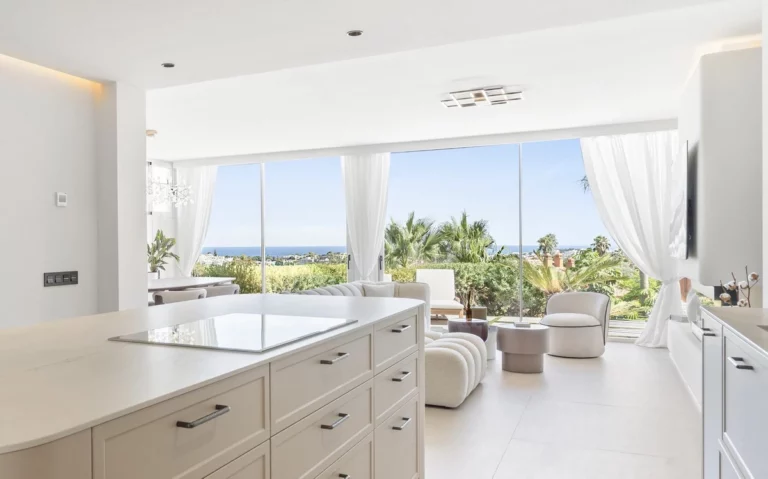 R5115613 | Ground Floor Apartment in Nueva Andalucía – € 1,180,000 – 3 beds, 3 baths