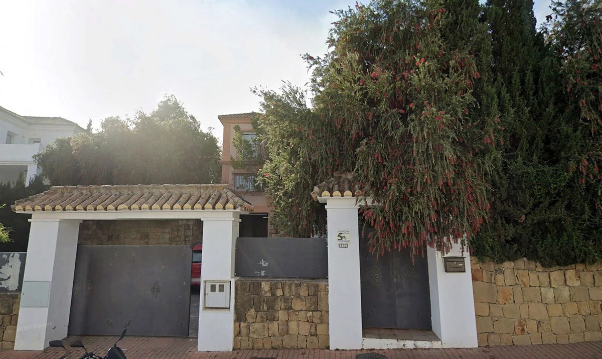 2-5bd7b9d04b45e33852eaf0ec6670150d