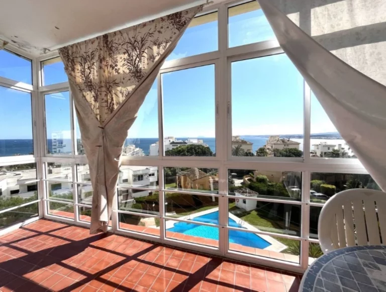 R5056708 | Middle Floor Apartment in Estepona – € 495,000 – 3 beds, 2 baths