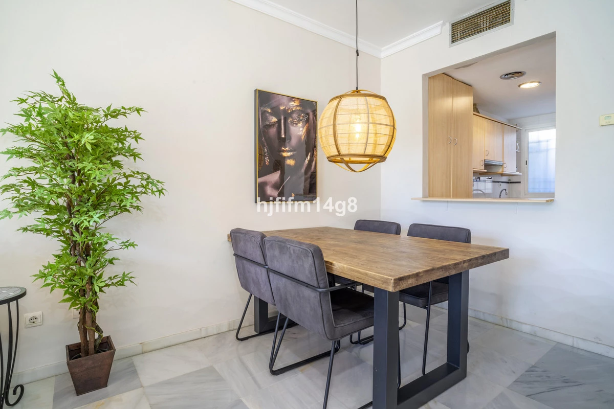 8-e64a9055bba3e77ac8aca3b893cdf826