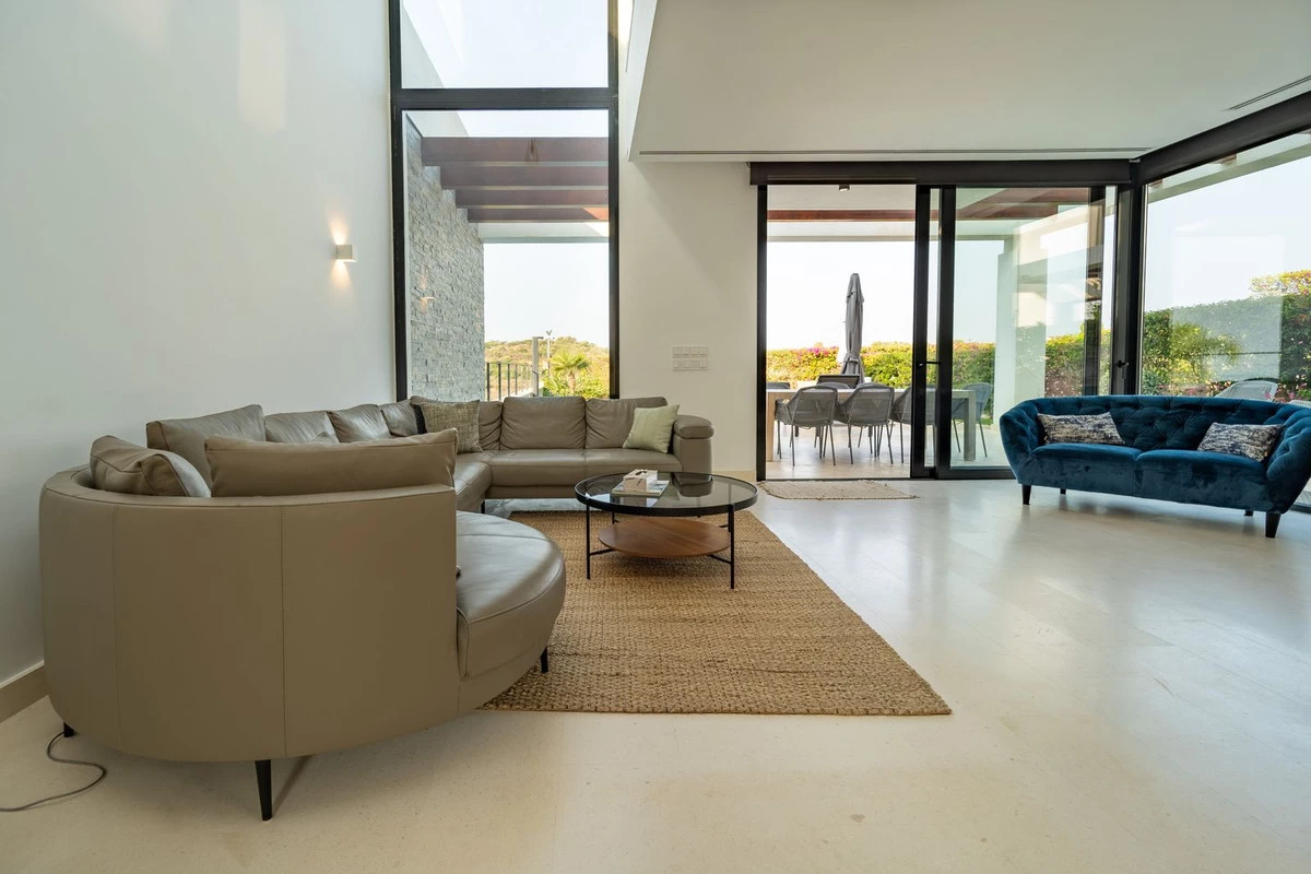 8-e64a9055bba3e77ac8aca3b893cdf826