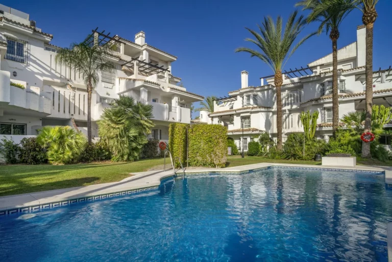 R5211835 | Ground Floor Apartment in Nueva Andalucía – € 595,000 – 3 beds, 2 baths