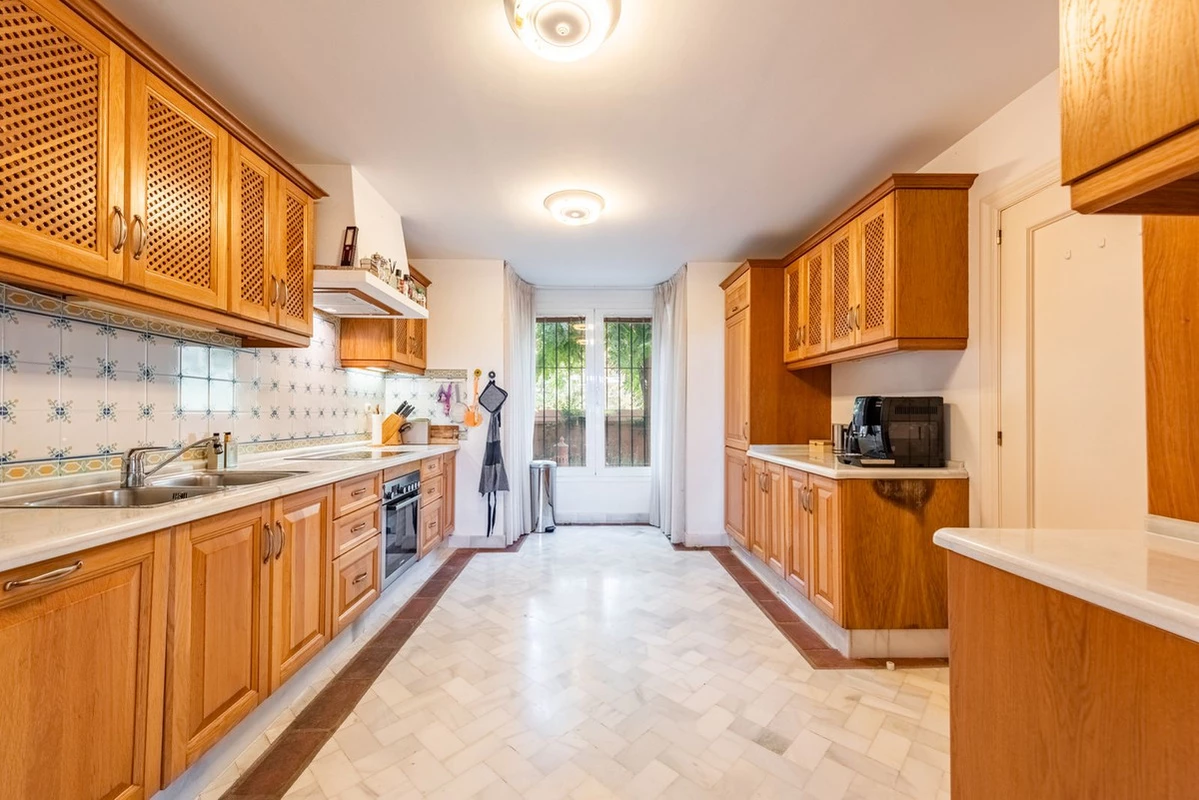 9-467d0cee5b725f3ef65f102a0c2e69c0