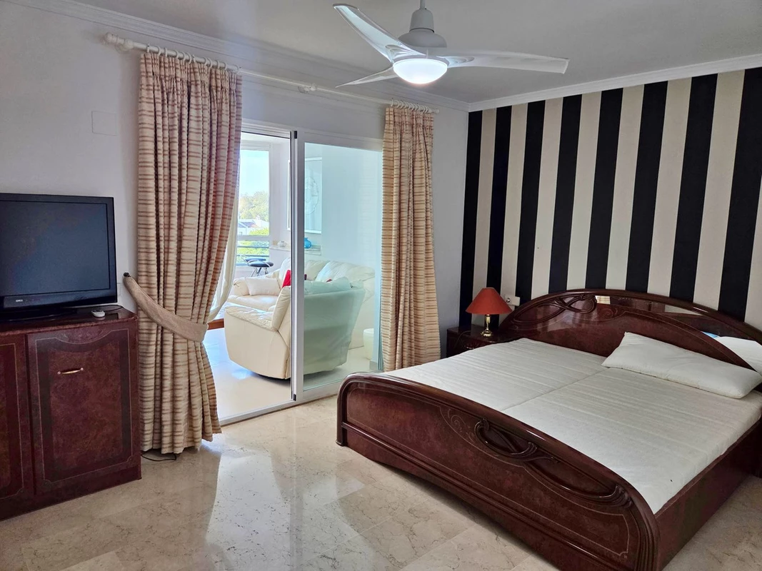 8-e64a9055bba3e77ac8aca3b893cdf826