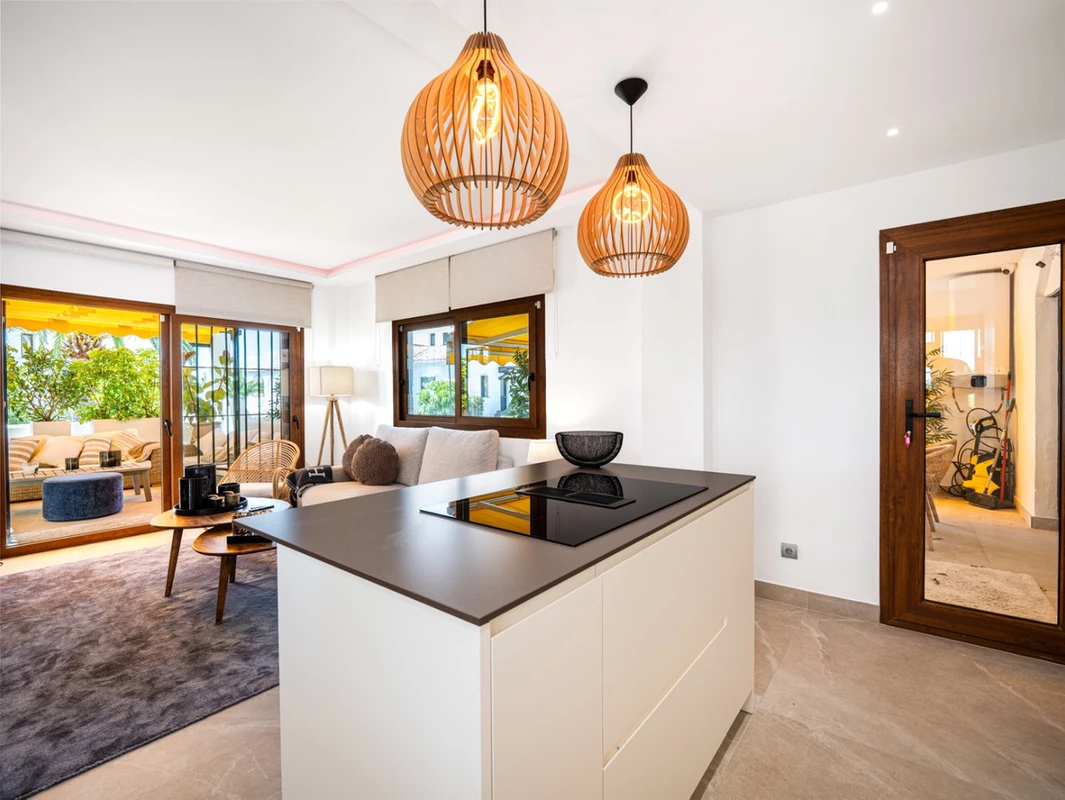 7-aa4cc561180b369757c0bb4af9886cd3