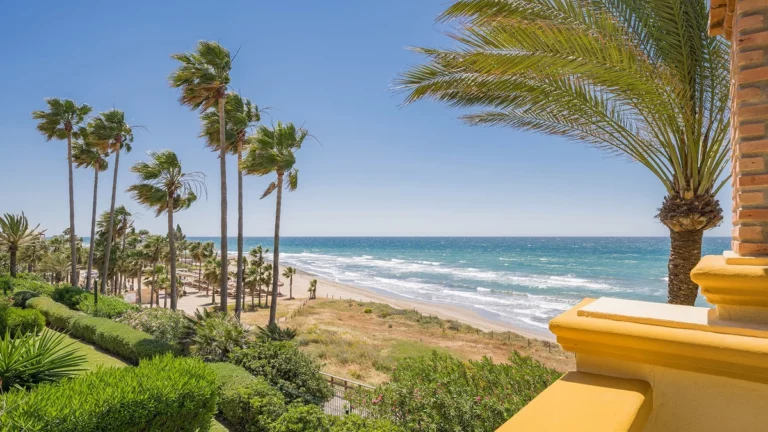 R5189533 | Middle Floor Apartment in Río Real – € 2,500,000 – 3 beds, 3 baths