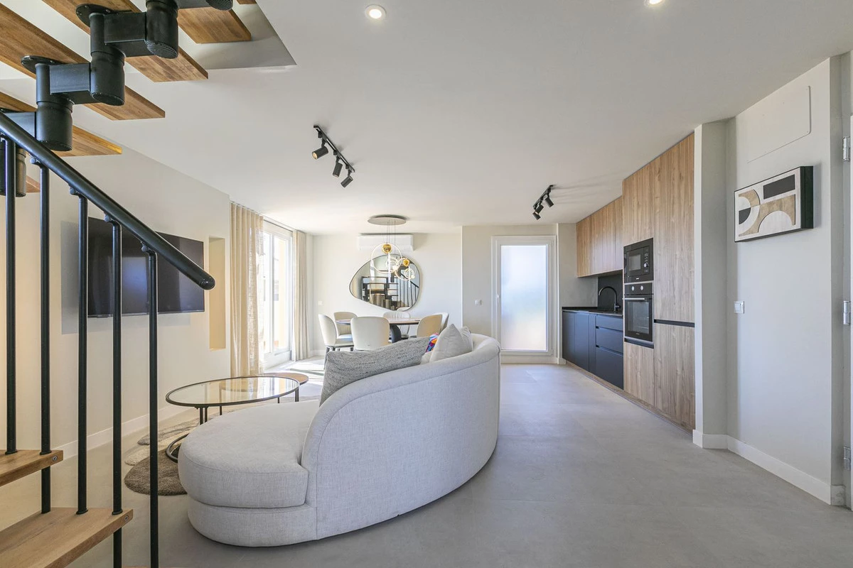 2-5bd7b9d04b45e33852eaf0ec6670150d