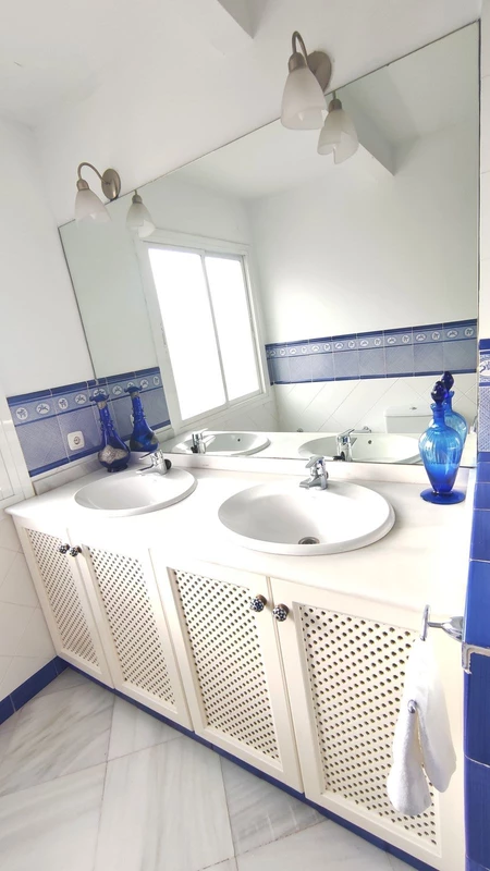 8-e64a9055bba3e77ac8aca3b893cdf826