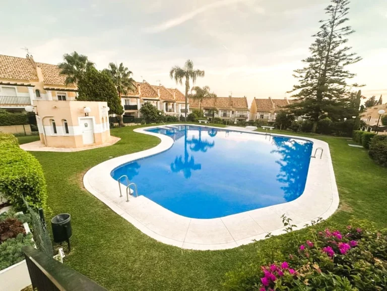 R5162443 | Townhouse in Marbella – € 650,000 – 4 beds, 2.5 baths