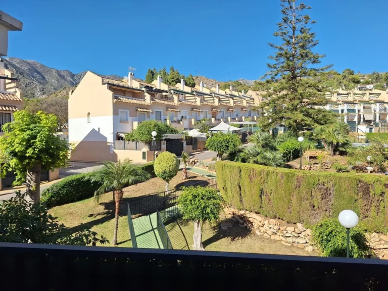 R5204749 | Townhouse in Marbella – € 685,000 – 4 beds, 3 baths