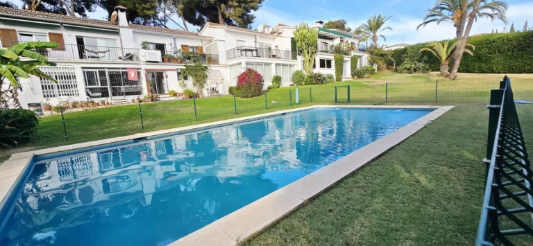R5199415 | Ground Floor Apartment in Nueva Andalucía – € 420,000 – 3 beds, 1 baths