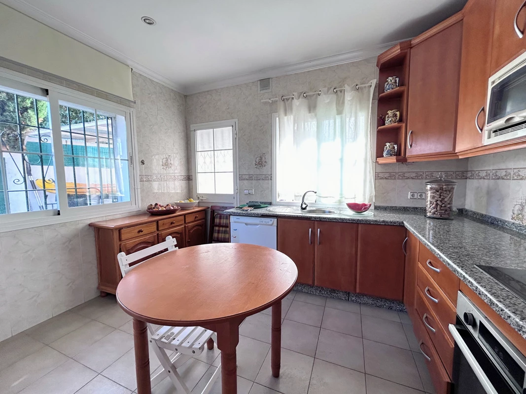 7-aa4cc561180b369757c0bb4af9886cd3