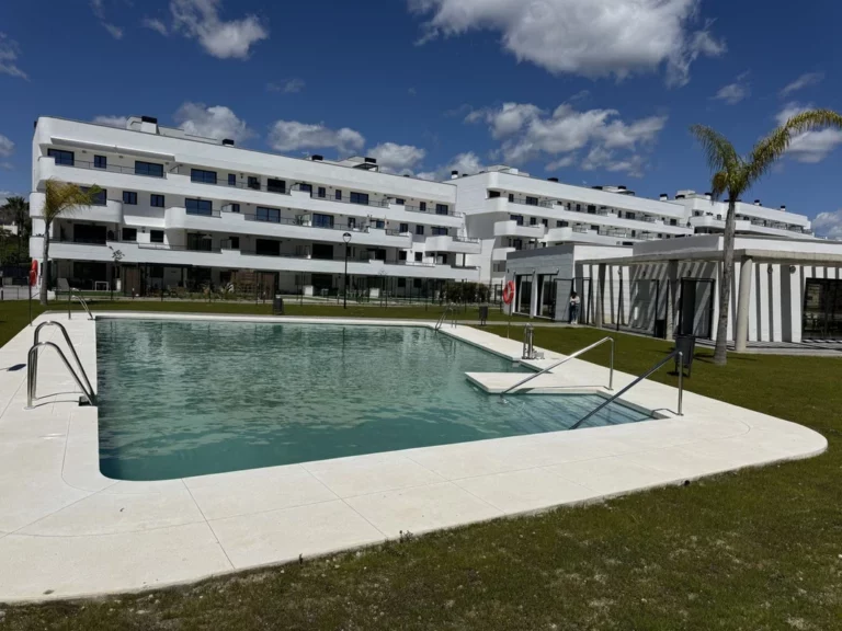 R4905823 | Penthouse in Selwo – € 549,000 – 3 beds, 2 baths