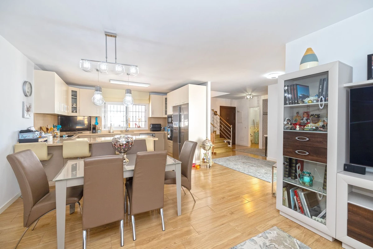 2-5bd7b9d04b45e33852eaf0ec6670150d