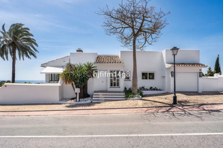 R5008684 | Detached Villa in Nueva Andalucía – € 1,995,000 – 4 beds, 3.5 baths
